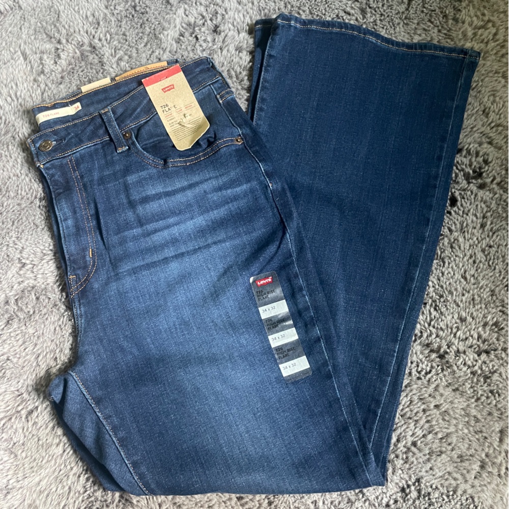 Levi's 726 Flare Stellar Stretch Jeans 34x32 NWT